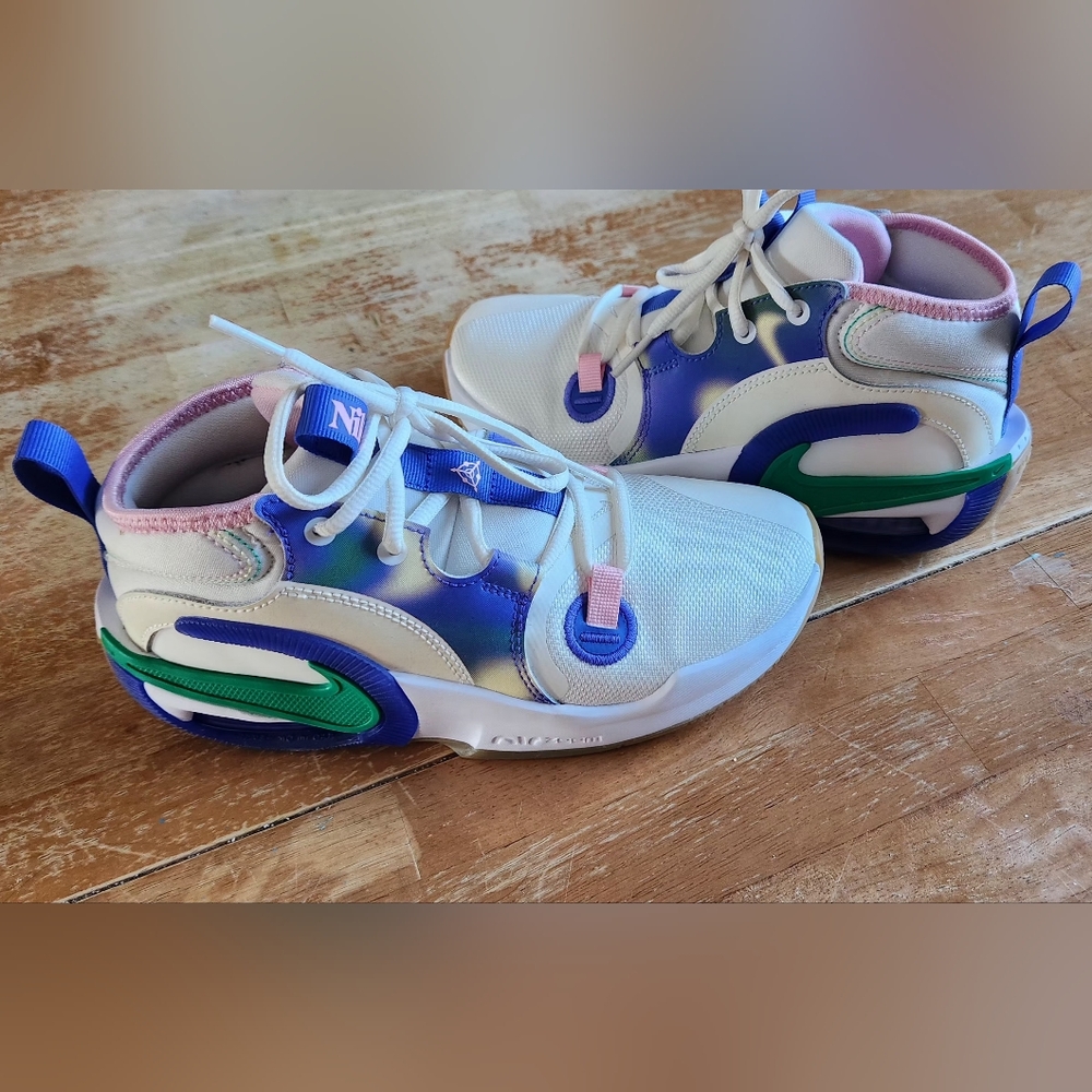 Girls Nike Shoes size 4Y